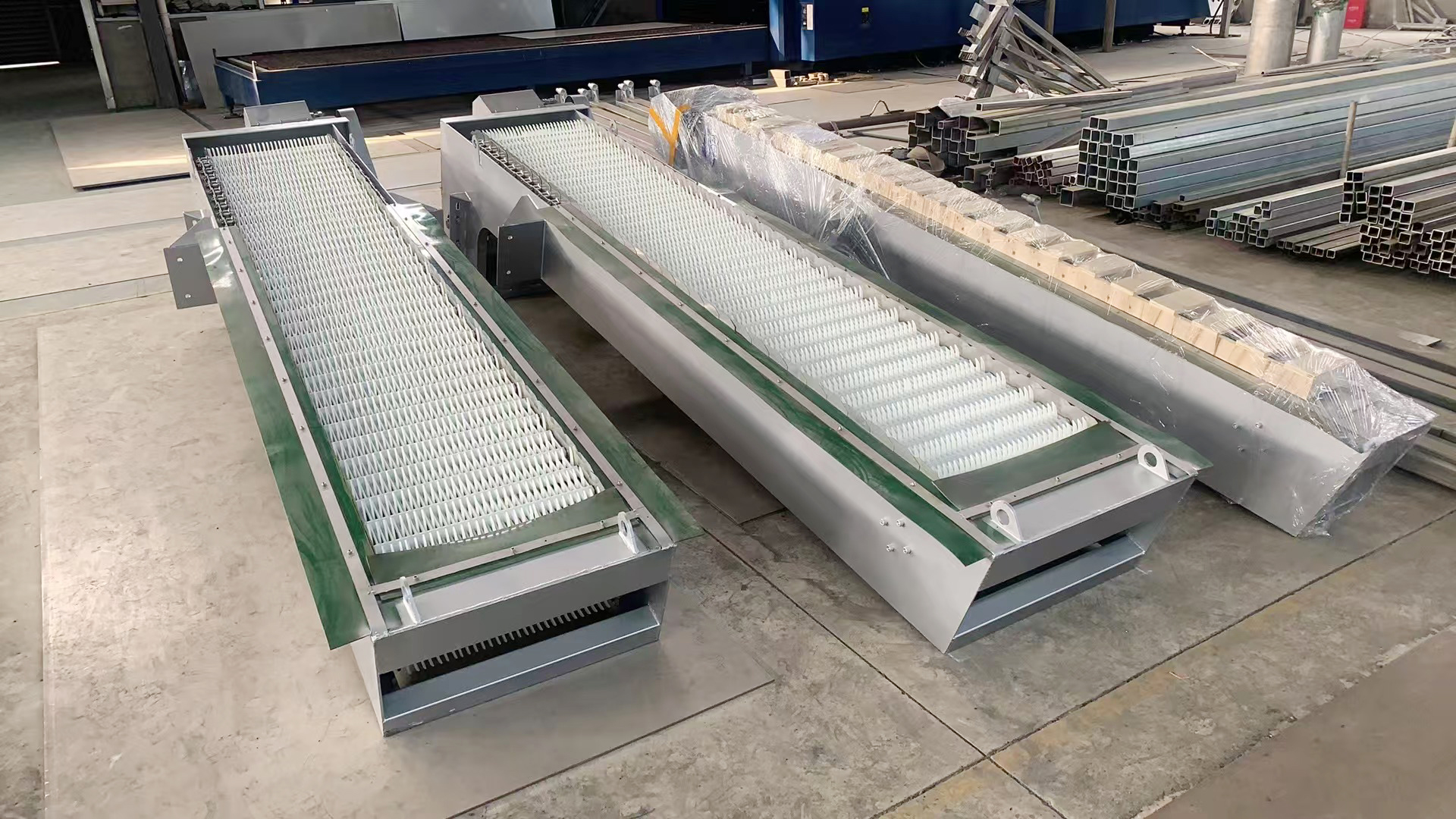 回轉(zhuǎn)耙式格柵除污機(jī)是保障整個水處理系統(tǒng)順暢運(yùn)行的基石。